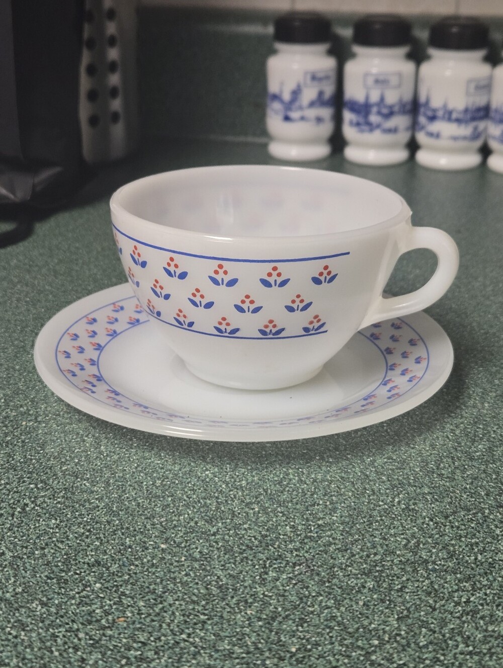 Vintage Dynaware Pyr-O-Rey milk glass, 4 piece set, blue & red flower pattern